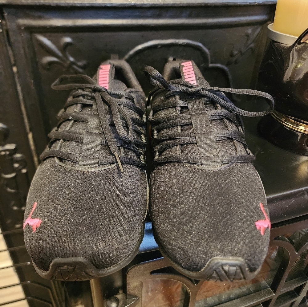 Puma Women's Black Sneakers, Size 10 - Picture 2 of 9